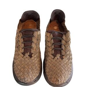 bernie mev. Women’s bronze Woven Victoria slip on walking shoe/Loafers 38/7US